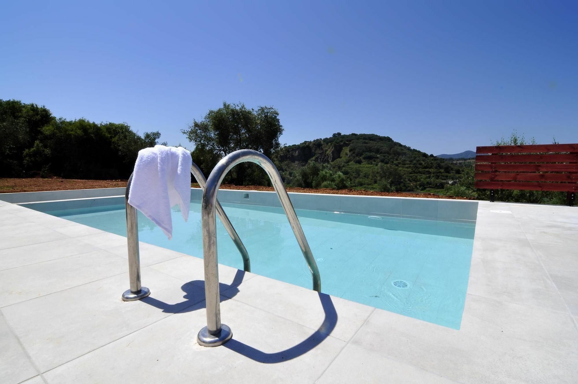 Villa Jazz Rock With Large Private Pool Gouvia Ngoại thất bức ảnh